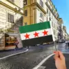 10x علم صغير مع قاعدة سوريا الحرة مقاس 14×21 سنتمتر